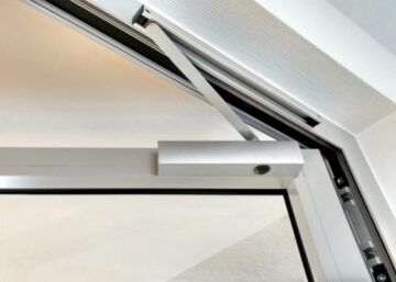 閉まらないドア