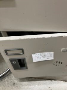 金庫ロッカーのカギ解錠